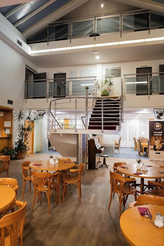 Фото Hotel Atrium