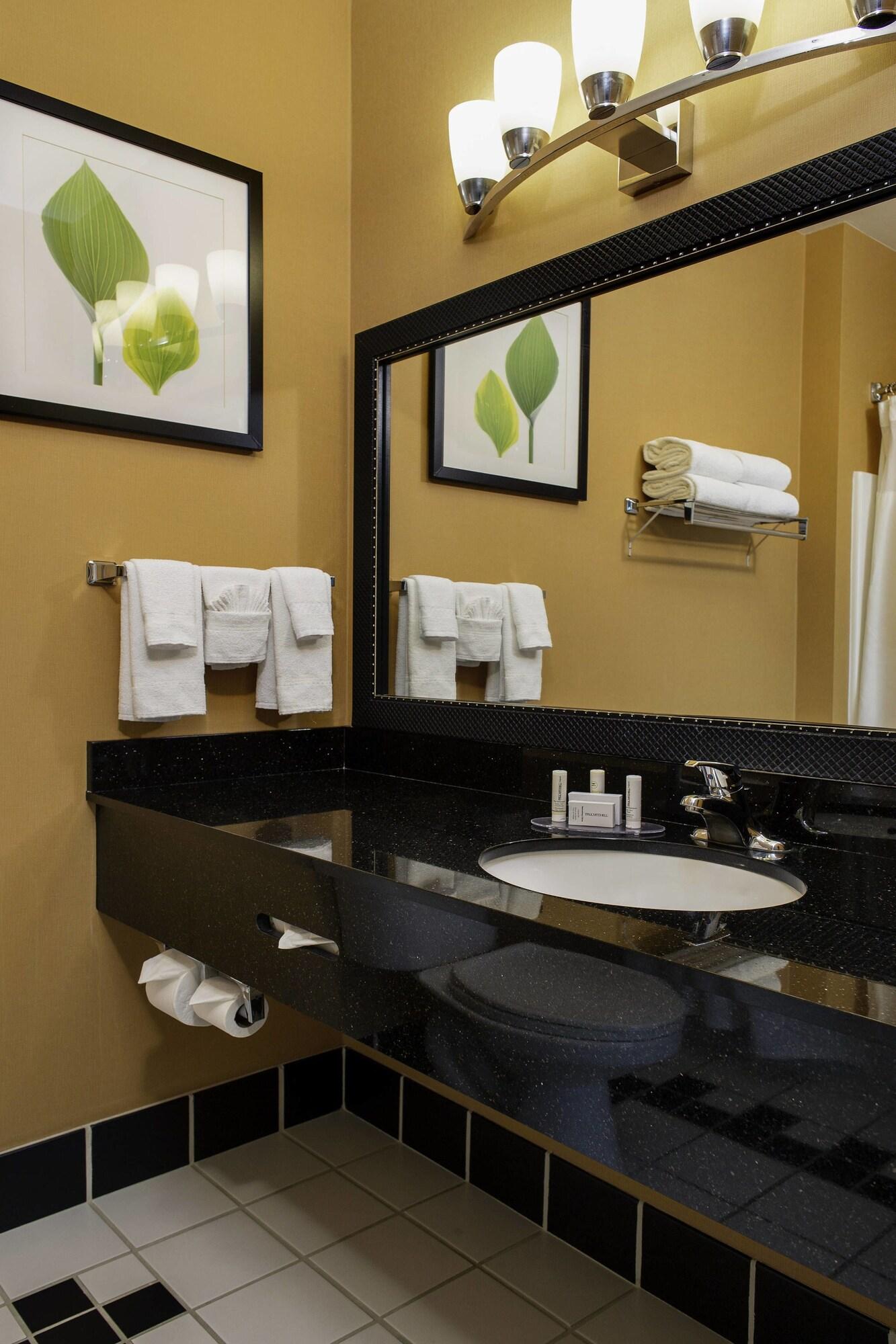 Фото Fairfield Inn & Suites Santa Rosa Sebastopol