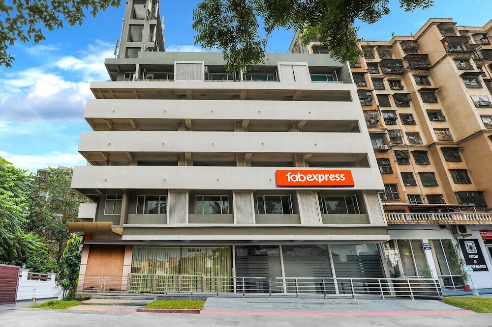 Фото FabHotel Liwa International