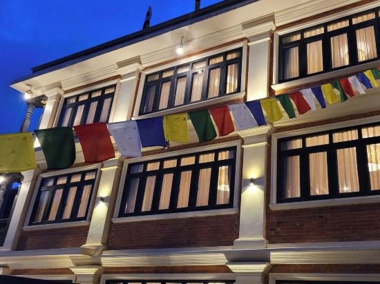 Фото Swarga Heritage Hotel