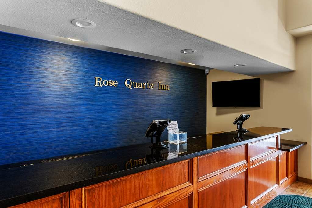 Фото Best Western Rose Quartz Inn