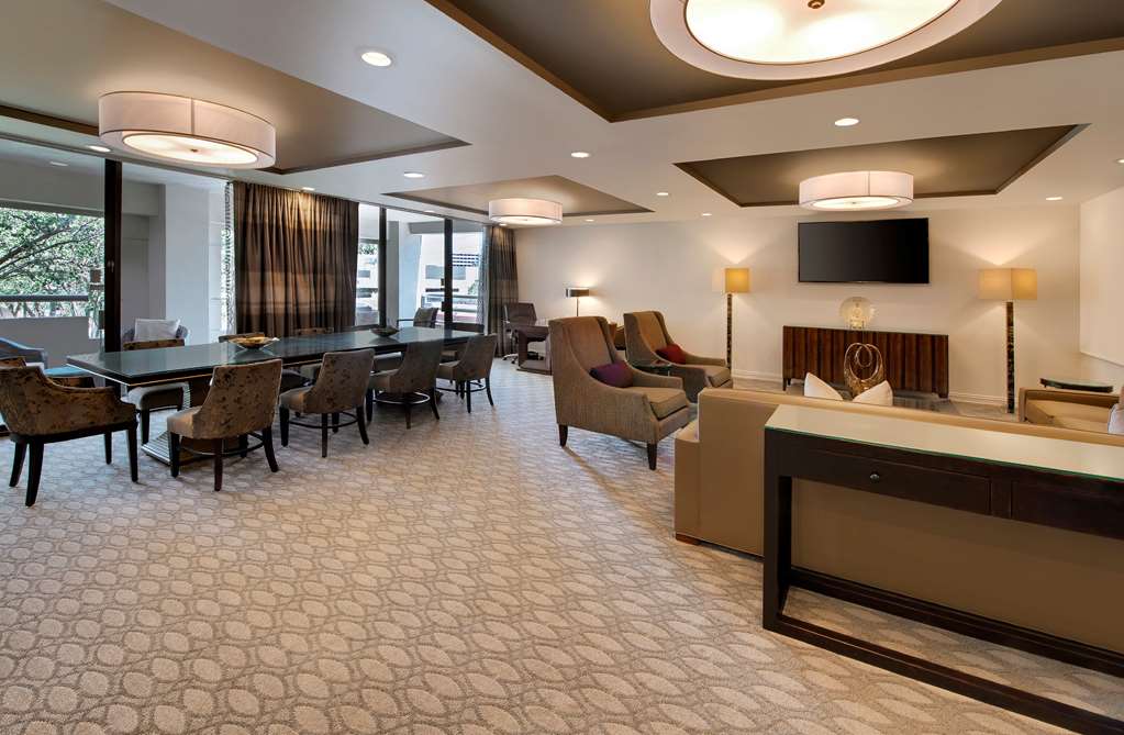 Фото Hilton Houston Post Oak by The Galleria