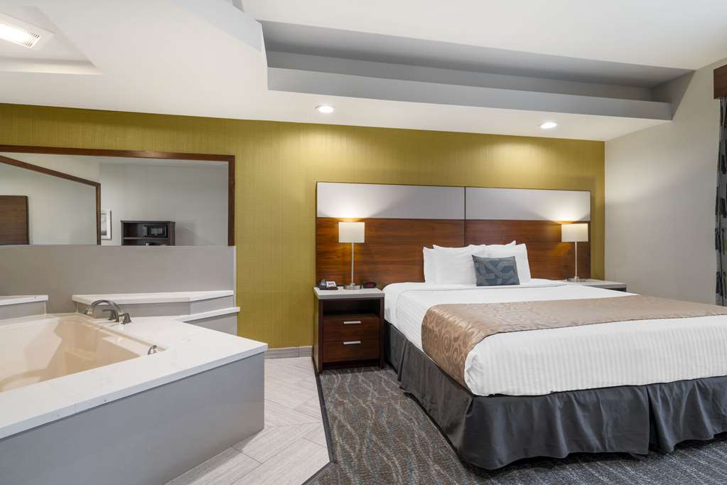 Фото Best Western Plus Gardena Inn & Suites