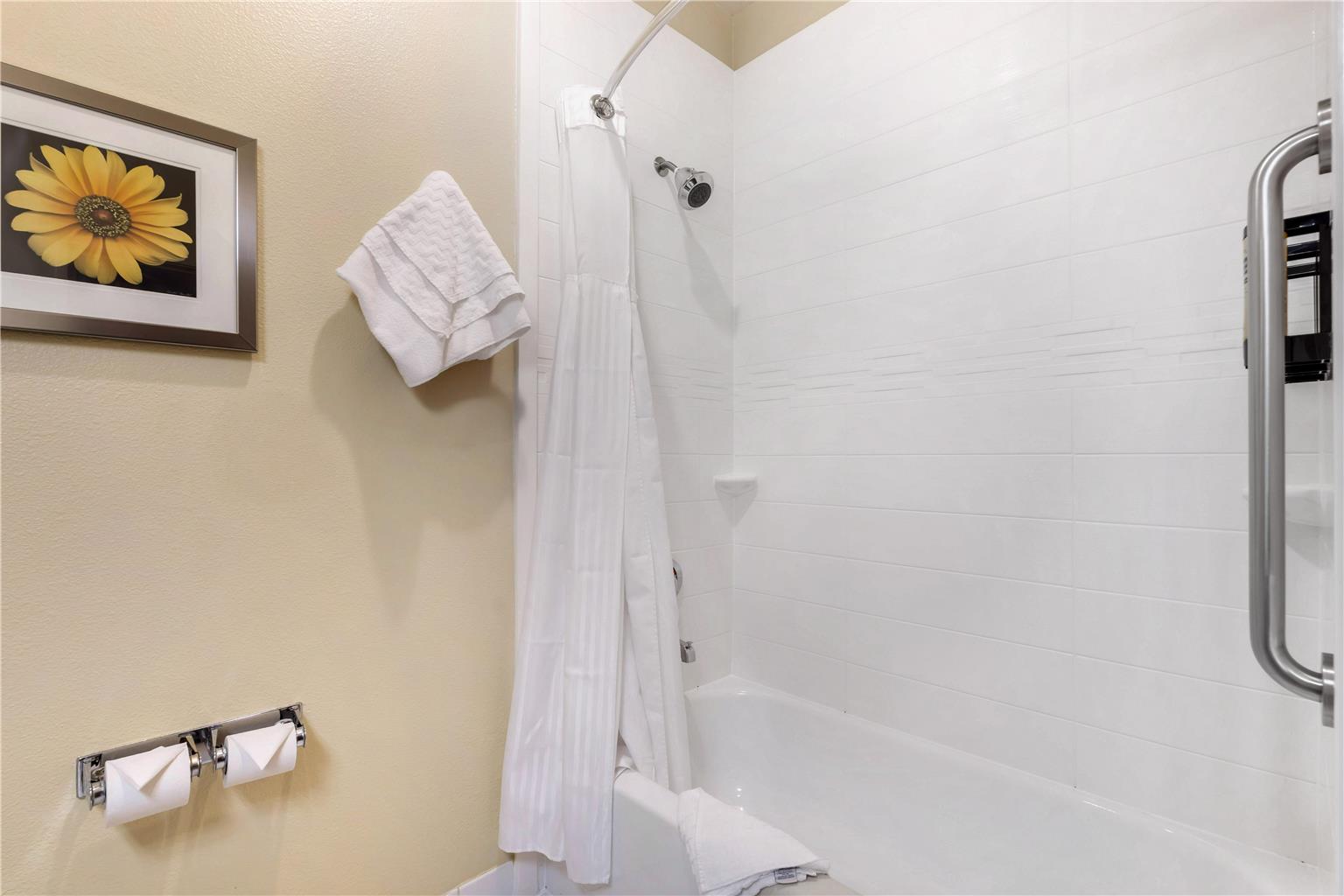 Фото Best Western Plus Plaza by the Green