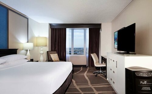 Гостиница Hilton St. Petersburg Bayfront в Сент-Питерсберге