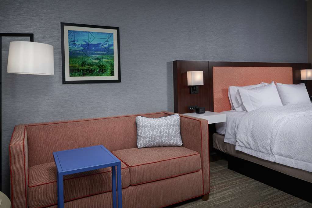Фото Hampton Inn by Hilton Burley