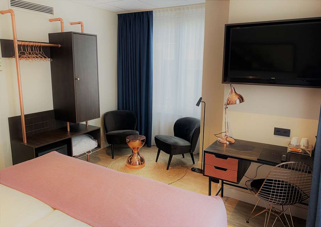 Фото Best Western Dam Square Inn