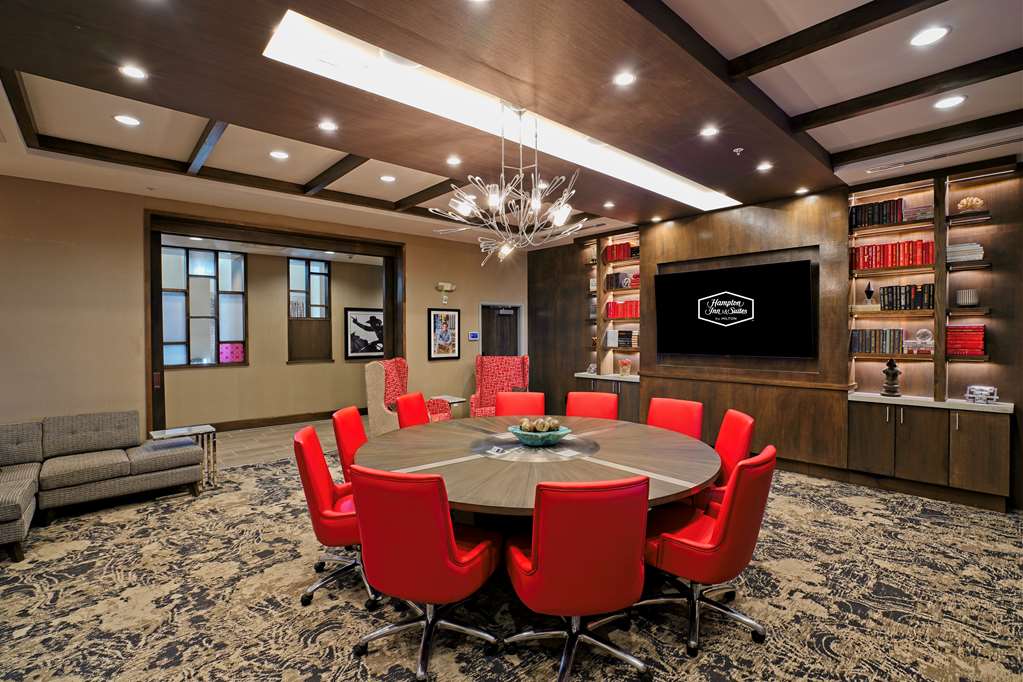 Фото Hampton Inn & Suites Lubbock University