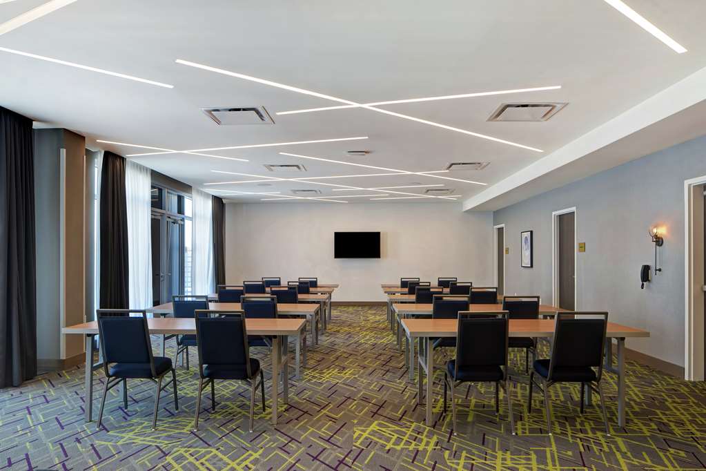 Фото Home2 Suites by Hilton Charlotte Uptown, Nc