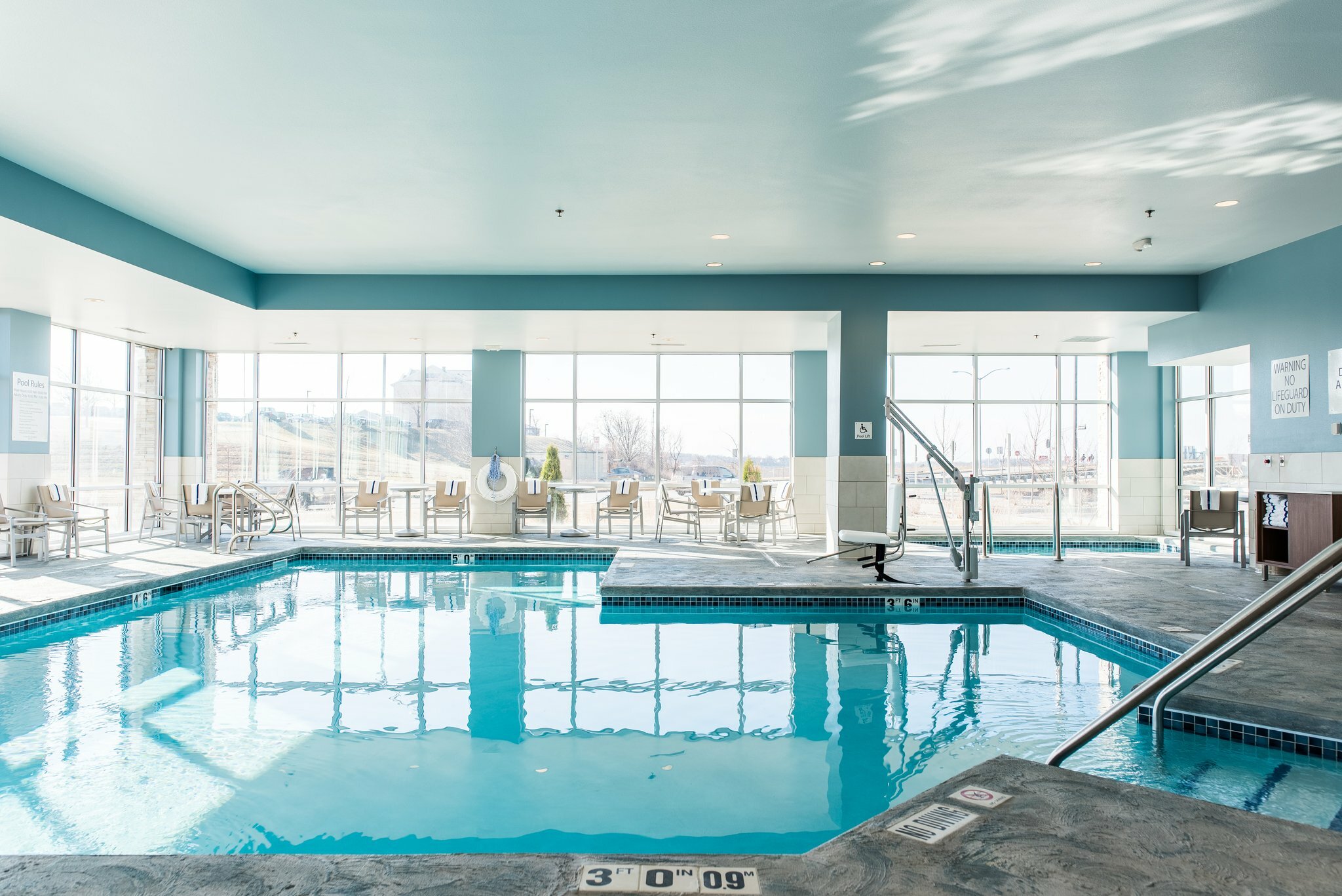 Фото Holiday Inn Express & Suites Madison, an Ihg Hotel