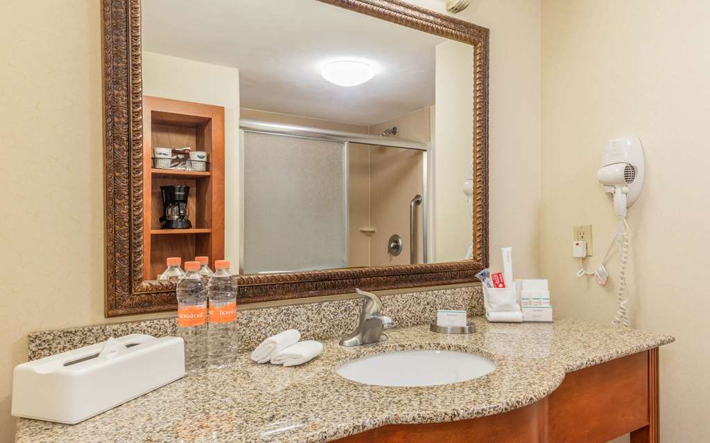 Фото Hampton Inn by Hilton-Queretaro Tecnologico
