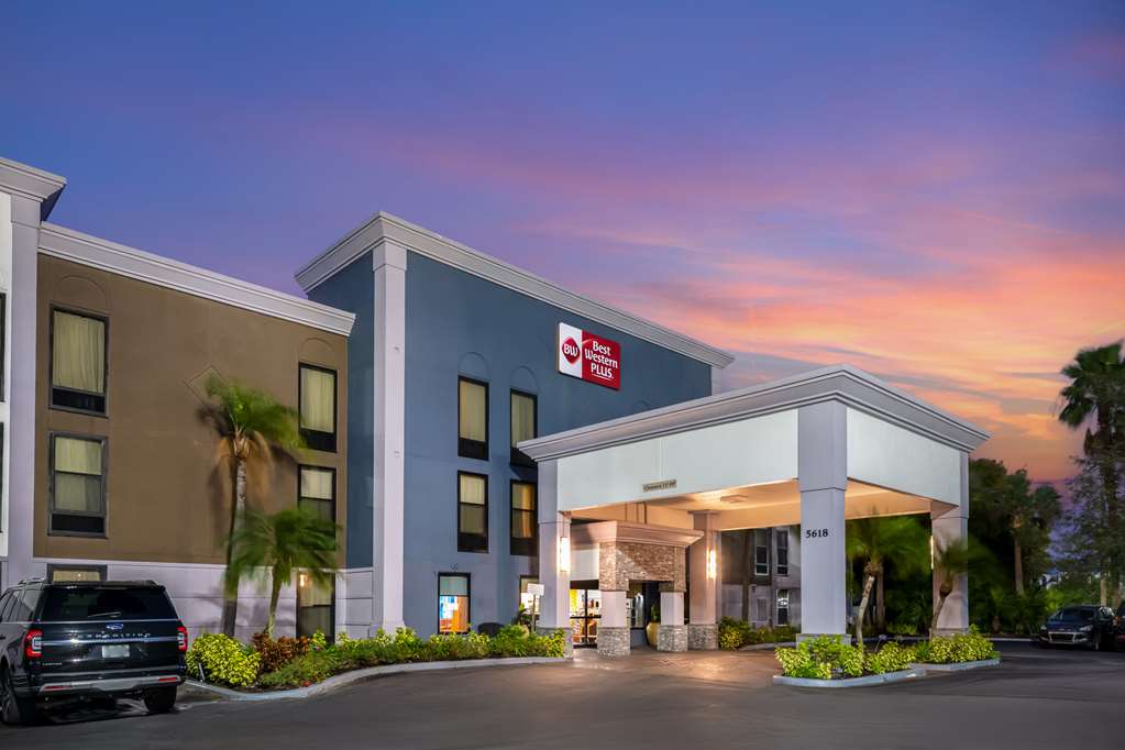 Фото Best Western Plus Universal Inn