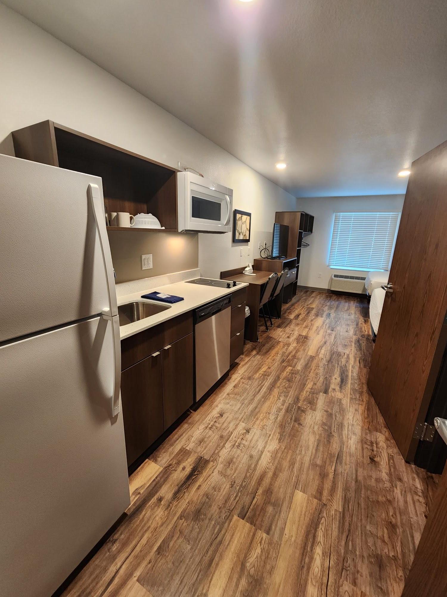 Фото WoodSpring Suites Roanoke