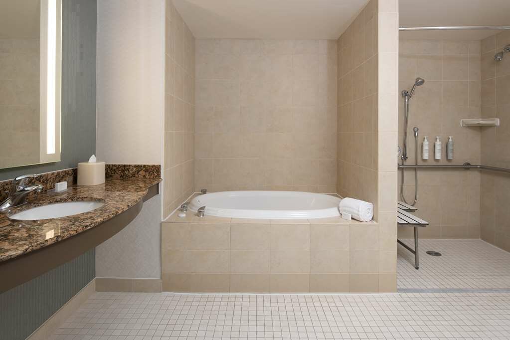 Фото Hilton Garden Inn Fontana