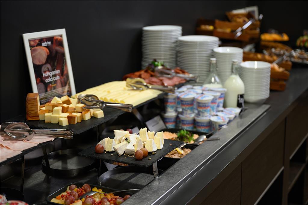 Фото Park Inn by Radisson Budapest