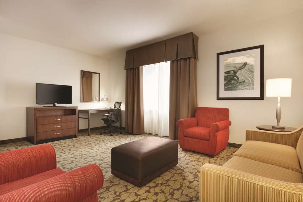 Фото Hilton Garden Inn Rochester Downtown