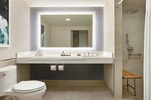 Гостиница Embassy Suites Monterey Bay в Монтерее