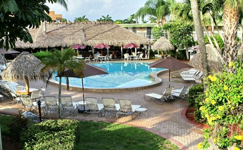 Гостиница Gulfcoast Inn Naples в Нейплсе