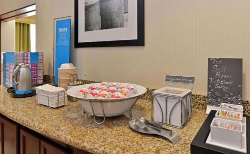 Гостиница Spark by Hilton Grand Island в Гранд-Айленд