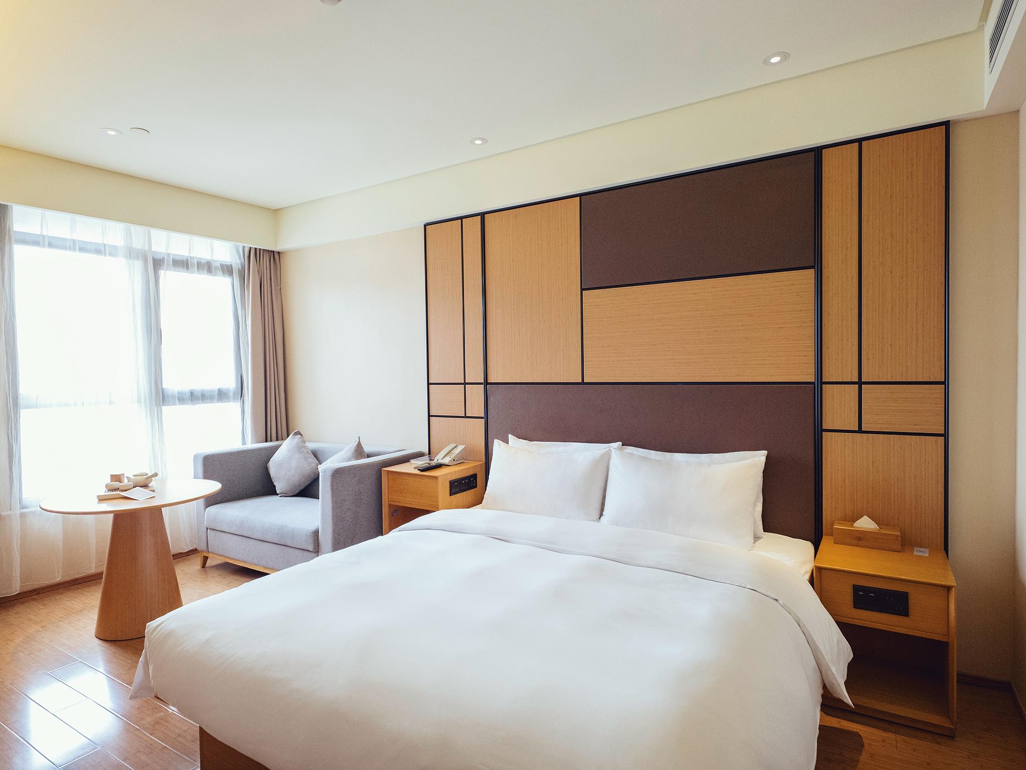 Фото Ji Hotel Lujiazui Babaiban