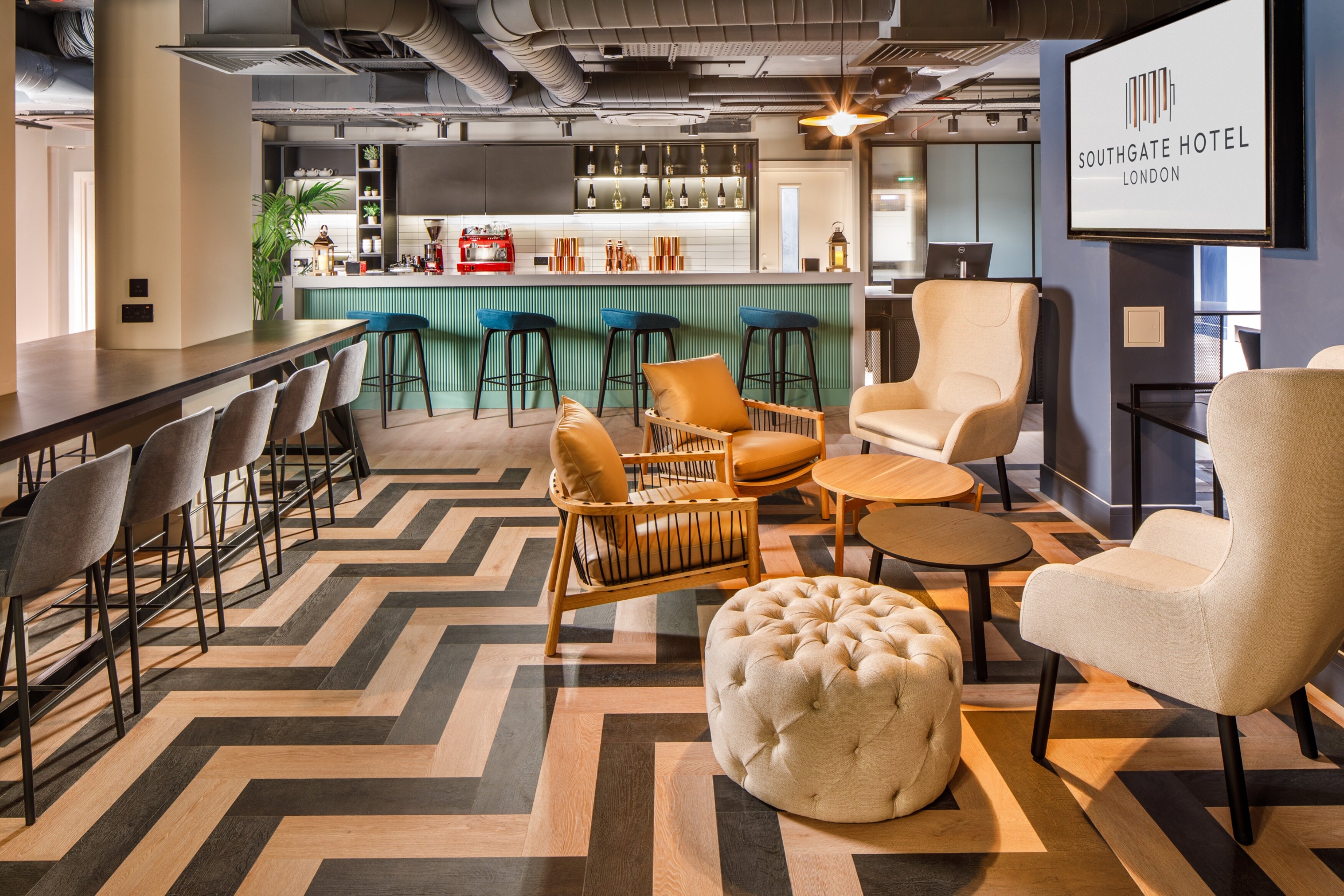 Фото Southgate Hotel London