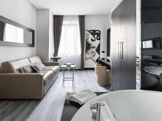 Фото Lhp Hotel Napoleon