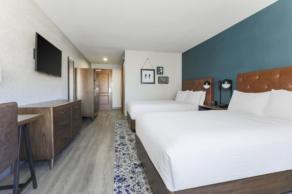 Фото Four Points by Sheraton Ontario-Rancho Cucamonga