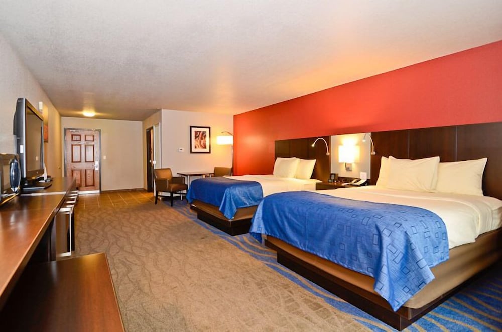 Фото Astoria Hotel and Event Center