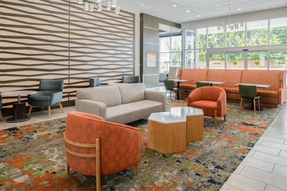 Фото Holiday Inn Express North Hollywood - Burbank Area, an Ihg Hotel