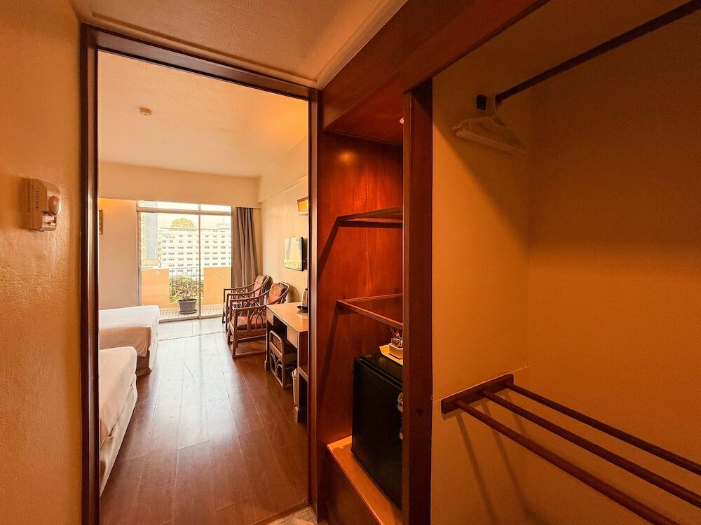 Фото Golden Beach Hotel Pattaya