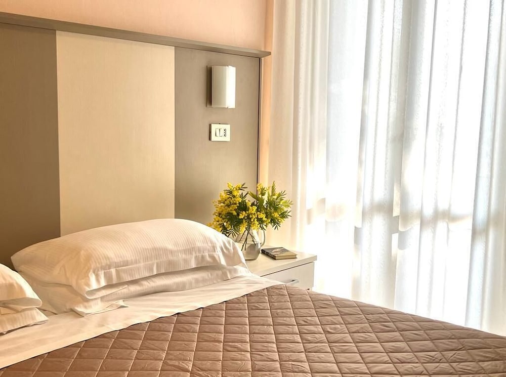 Фото Aura Living Hotel