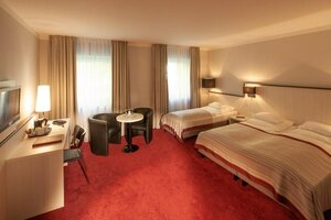 отель Bergers Airporthotel Memmingen