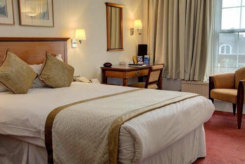 Гостиница Best Western Welwyn Garden City Homestead Court Hotel в Хатфилде
