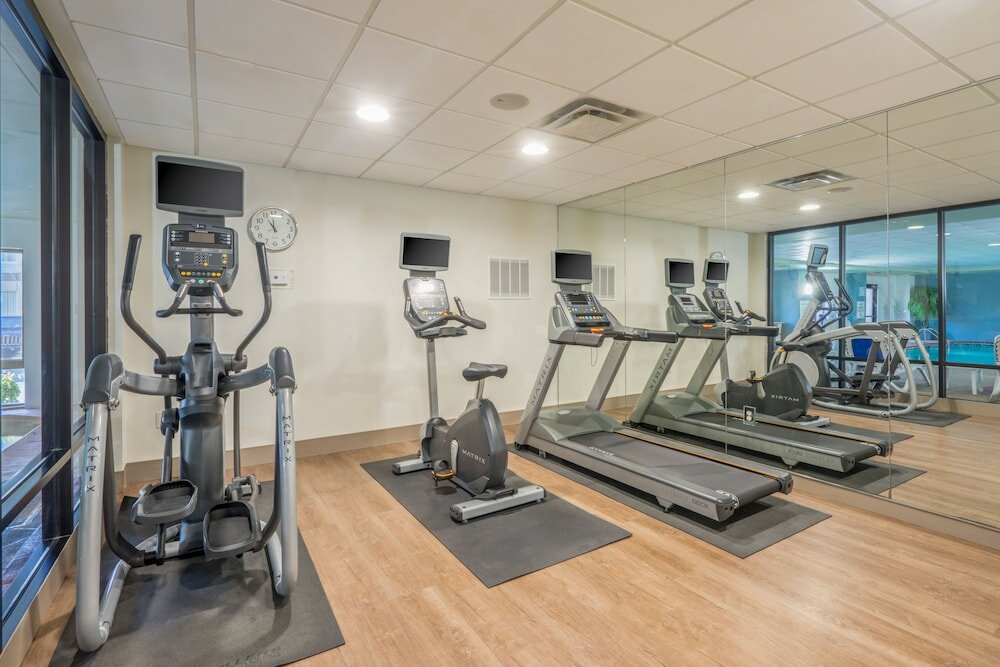 Фото Holiday Inn Express Hotel & Suites Louisville East, an Ihg Hotel