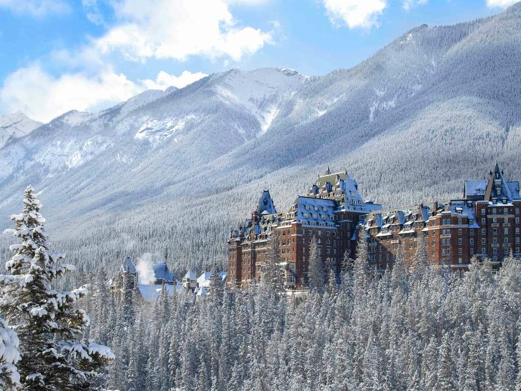 Фото Fairmont Banff Springs Hotel
