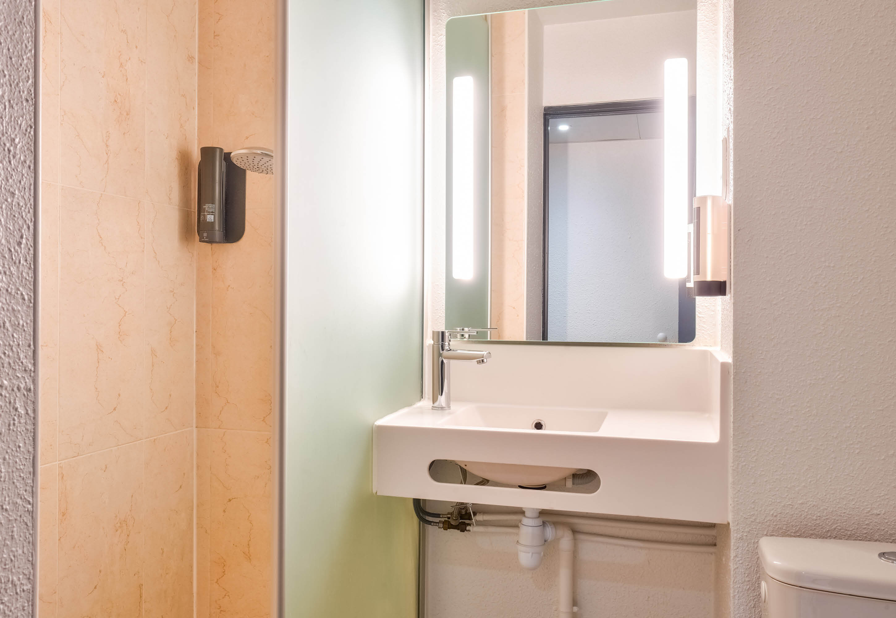 Фото B&b Hôtel Paris Châtillon