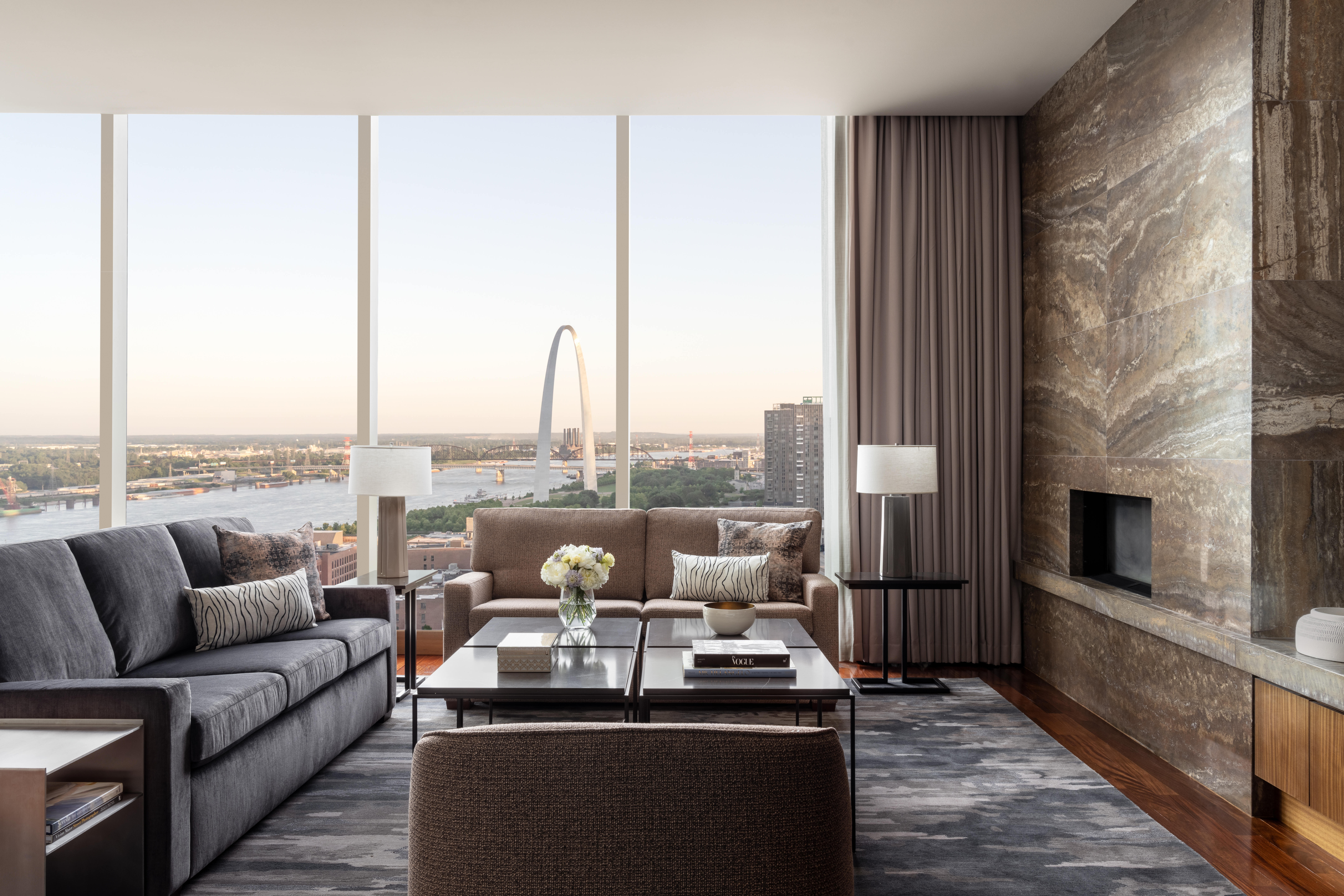 Фото Four Seasons Hotel St Louis