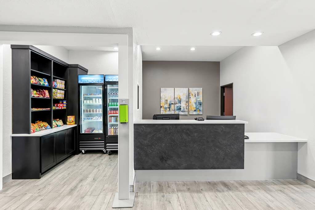 Фото Best Western Palace Inn & Suites