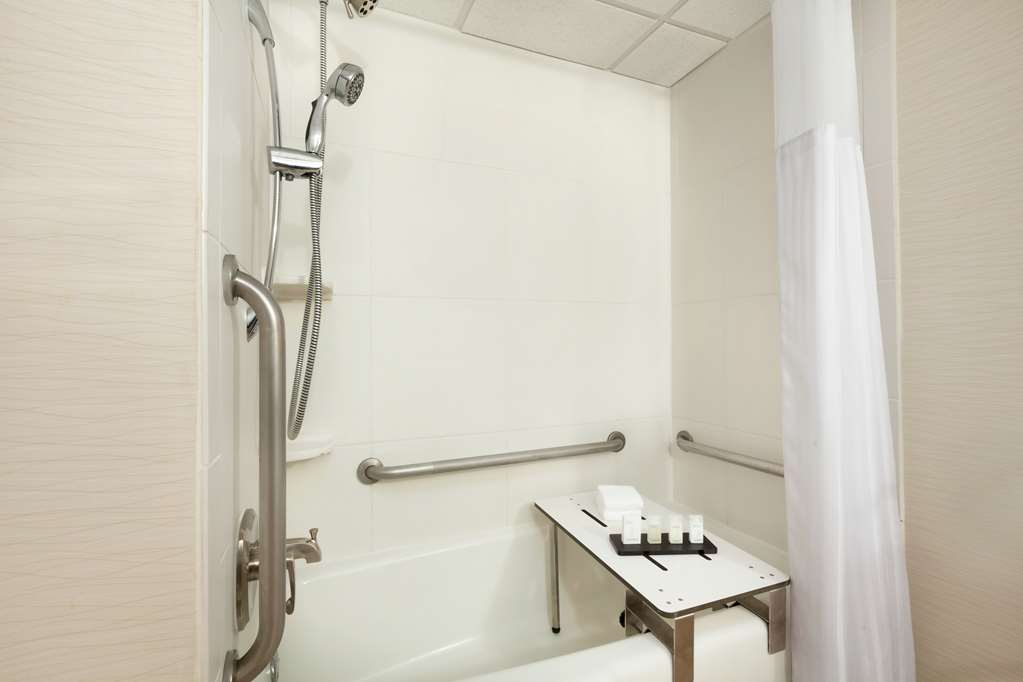 Фото Embassy Suites by Hilton Oklahoma City Will Rogers Airport