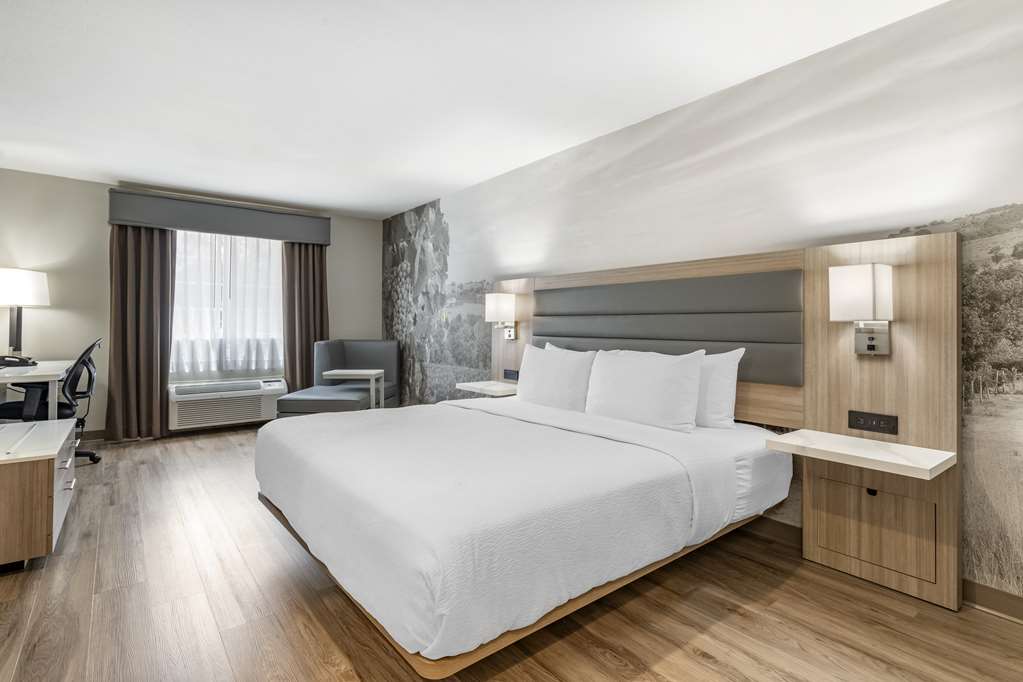 Фото Best Western Plus Vineyard Inn