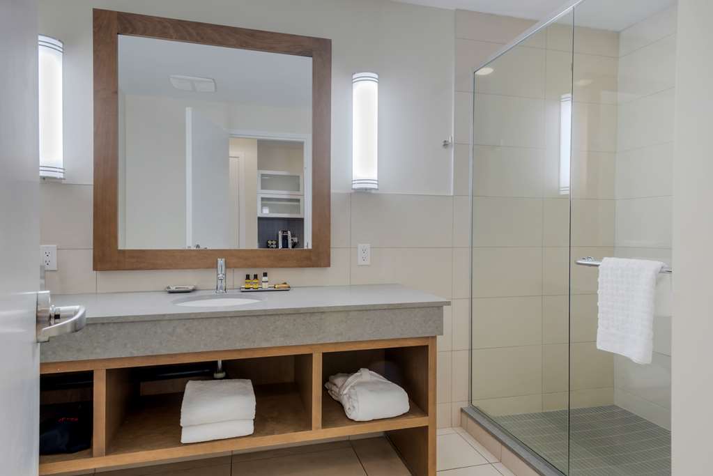 Фото Best Western Plus Sawridge Suites