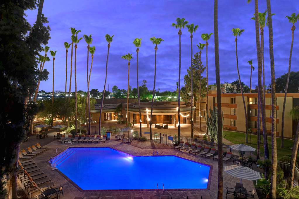 Фото DoubleTree by Hilton Hotel Phoenix Tempe