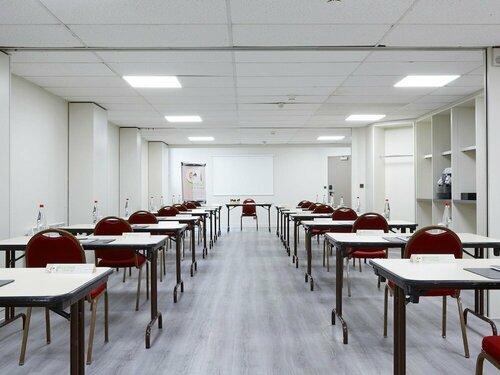 Гостиница Hotel Campanile Villejuif в Вильжюифе