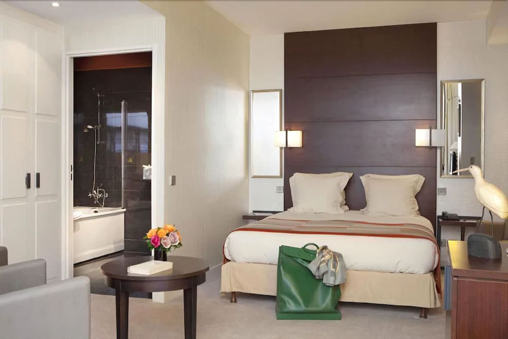 Фото Hôtel Le Sénat