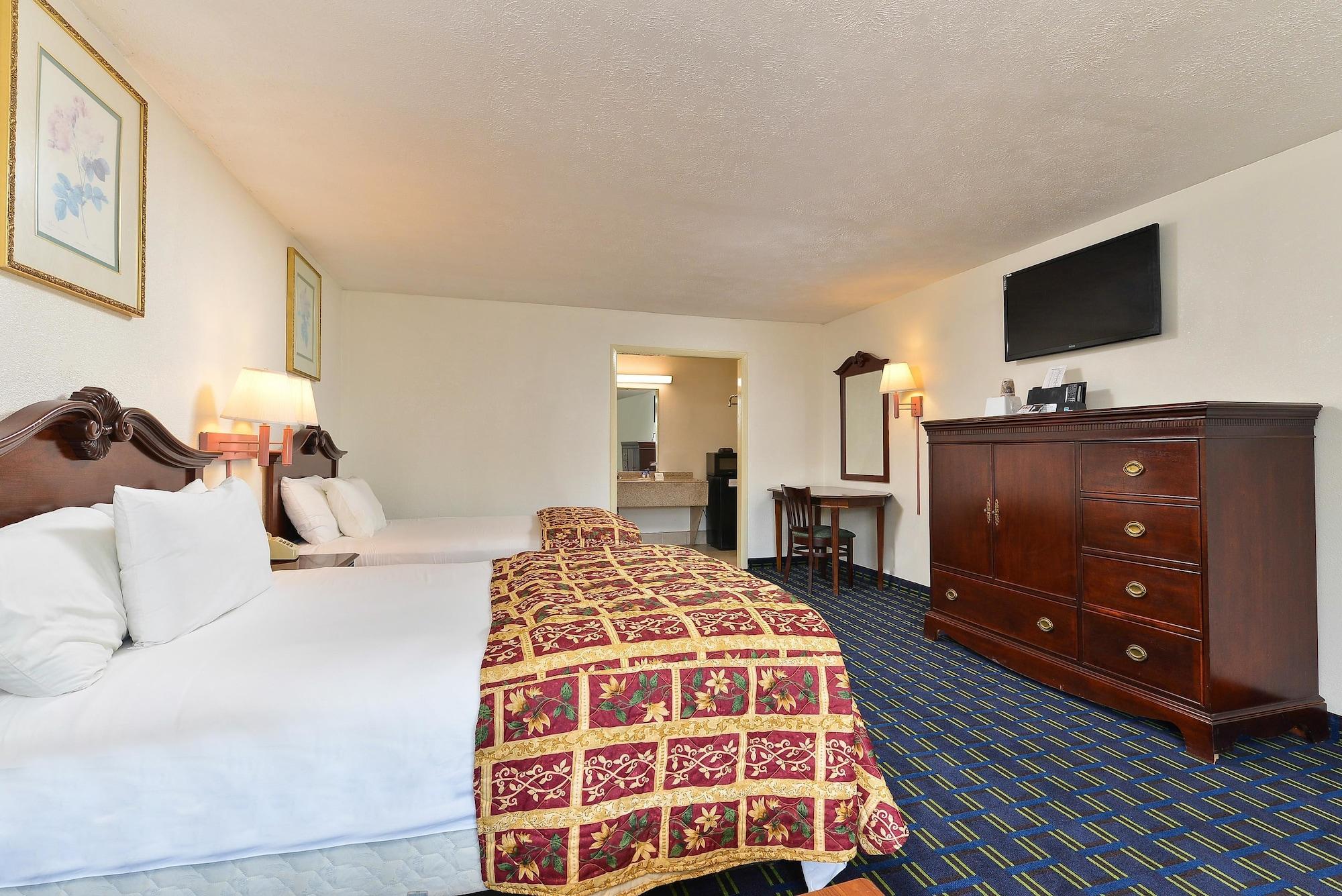 Фото Americas Best Value Inn & Suites South Boston