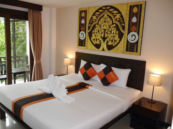 Фото Ampha Place Hotel