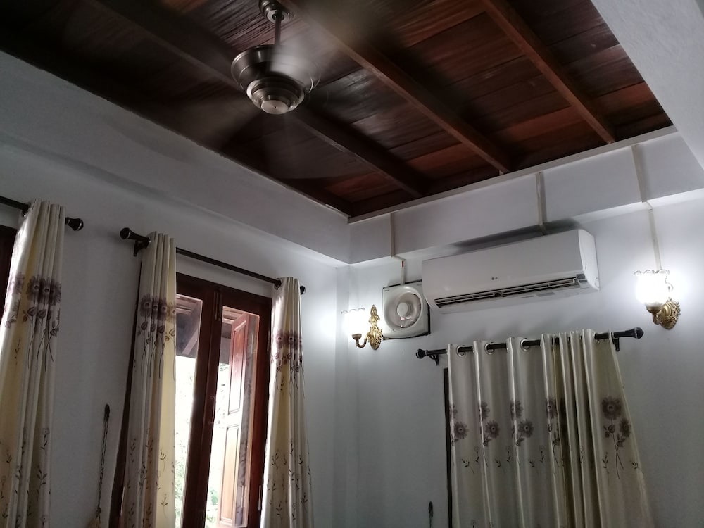 Фото Kingkham Riverside Hotel