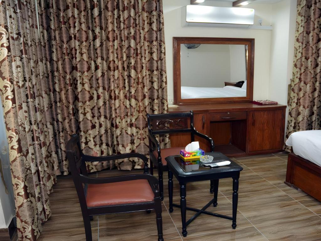 Фото Hotel Redison Blue Area