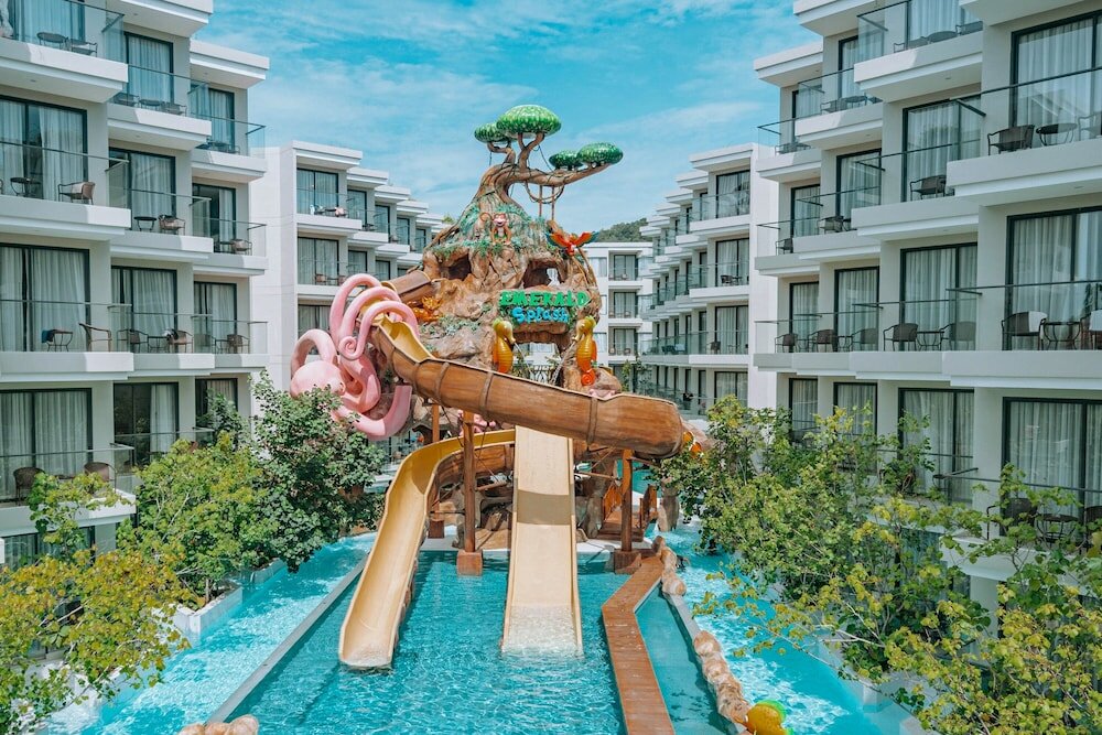 Фото Phuket Emerald Beach Resort