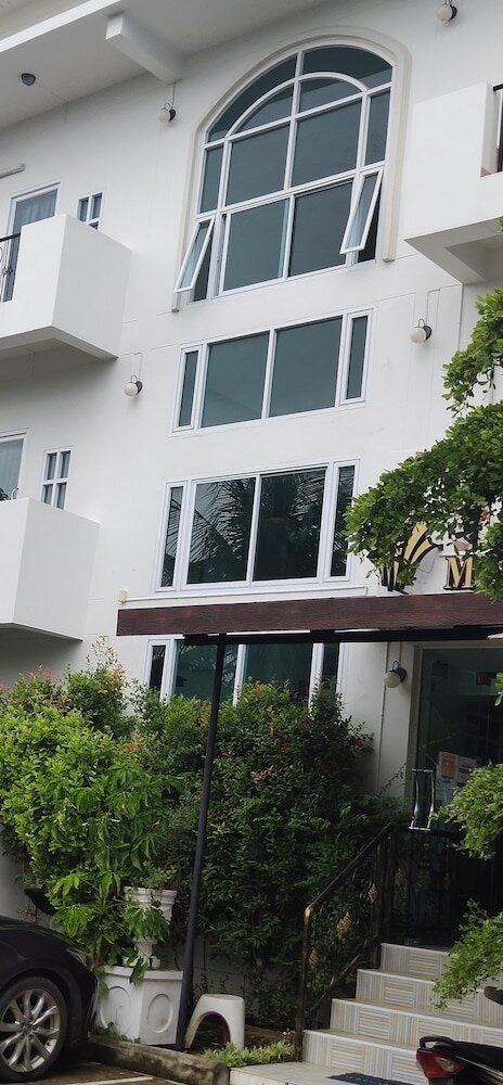 Фото Maesot Siri Hotel